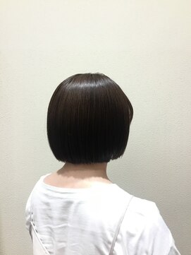 アクセ 大人可愛い艶カラー黒髪暗髪小顔マッシュナチュラルショートボブ