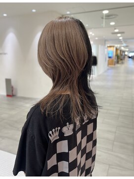 ビーハイブアヴェダ PARCO2店(BEHIVE AVEDA) ツートンカラー×ウルフ【三橋由奈】