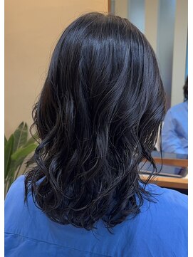シアン 栄店(CYAN.) ミディアムヘアにゆるっとコテ巻きっぽパーマ