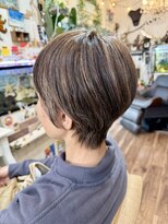 マーメイドヘアー(MERMAID HAIR)&nbsp;白髪ぼかしハイライト&ショートカット