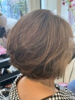 ユーアンドアイ(you & i)&nbsp;【ミセスのグラボブ】パーマでふんわり、明るい白髪ぼかしカラー