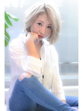 ラビス(Lovis) ミディアム/暗めカラー/デザインカラー/フェイスフレーミング