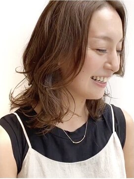 オブ ヘアー 自由が丘 ウエスト(Of HAIR WEST) ミディアムレイヤー