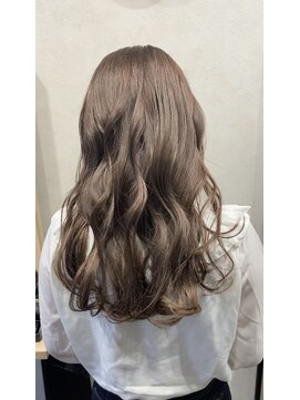 ムム(mum) グレージュ