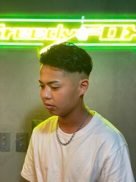 グリーディーフォックス 代々木(Greedy FOX) 波巻き/ハイライト/マッシュパーマ/ウルフ[シェービング]