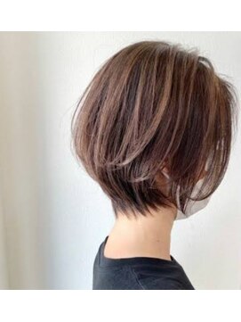 ファースト 泉中央店(first) ショートボブ×ハイライト
