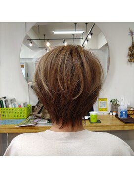 ヘアーアンドスパ ベアーズ 2 ショートハイライトカラー