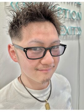 ロミーオム 本厚木(ROMMY. Homme) 刈り上げ短髪ツイストパーマアップバングショートメンズヘア