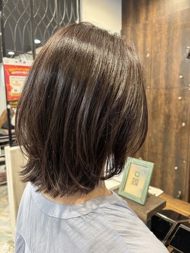 リノナ(Linona) ロングショートワンカールパーマカーキグレージュ前髪錦糸町