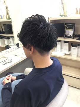 リンク(LINK) ツーブロックミディパーマ