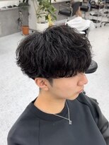 レイヴ(RAVE)&nbsp;メンズセンターパートニュアンスパーマ韓国ヘアフェザーショー