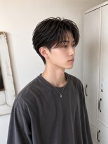 タヒエメンズ 谷町(tahie Men’s) フェザーパーマ/フェードカット/ツーブロック/センター分け
