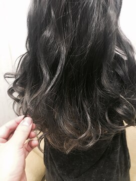 シュカブラ スパングル(Skovla Spangle) インナー明るめダークアッシュ♪