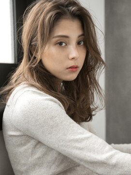 トッカ ヘアアンドトリートメント 難波店 センターパート×ヘルシーロング