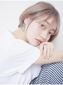 耳かけアレンジでさらにオシャレに♪透明感ある奥行きショート