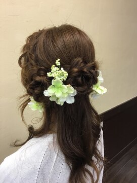 ラポール ヘア柳生店 お花のハーフアップ
