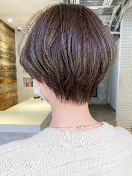 アイティーバイアルバム 藤沢店(IT by ALBUM) タイト大人ショート_カーキグレージュマッシュショート_ba317722