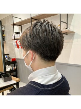 ラルジュヘアイコール(Large hair equal =) 刈り上げショート