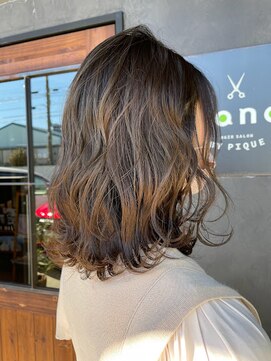 ナナ バイ ピケ(nana by pique) ゆるふわウェーブ/結べるボブ/バニラベージュ/20代/30代/40代