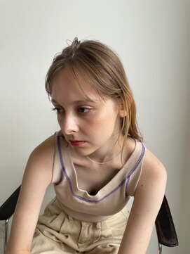 ティム(tim.) アッシュベージュ