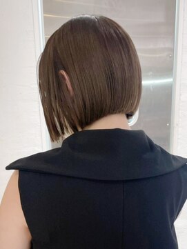 アイティー バイ アルバム 中野店(IT by ALBUM) ブラウンミニボブ_チェリーブラウンフェミニンロング_ba4052211