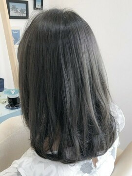 リベラ(LIBERA) 「ブリーチなし」で作る透明感ブルージュ《TARO》