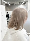 ミルクティーグレージュブリーチパールベージュ切りっぱなしボブ