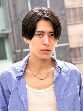 キオナ(Kiona) ナチュラル/マッシュ/ストレート