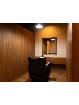 【癒し×快適性】清潔感を大切にする大人男性に向けた、マンツーマンで丁寧な接客と最新の設備を融合◎