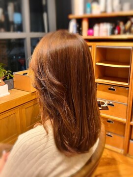 Attina【アティーナ】 ミディアムレイヤー大人可愛い顔周りレイヤーセミディ40代50代