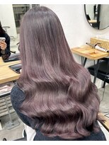 キラ 渋谷(KILLA)&nbsp;ツヤ髪スタイル/ミディアムレイヤー/ブルージュ/グレージュジュ