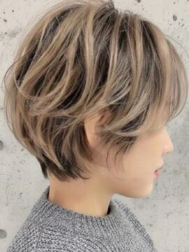 おしゃれな大人のハイライト×グラボブ アッシュベージュ