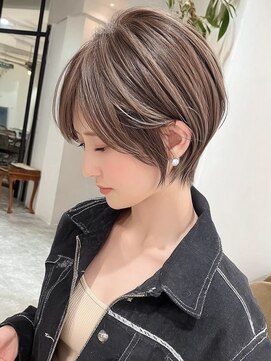 ネハス ナガオカ(nehus.nagaoka) xカット//ホワイトグレージュ/レイヤーカット/チェリーブラウン