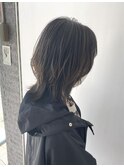 大人くびれレイヤーミディ×透明感アッシュブラウン
