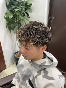 ヘアサロンナンバーワンクラブ上和田本店 メッシュ×スパイラルパーマ