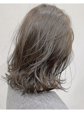 カモン(CAMON) [CAMON. ]#ベージュカラー#ざっくり巻き#垢抜け#鎖骨ミディ