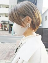 ヘアーメイクオズ(hair make O/S)&nbsp;担当 照井 ハイベージュ×丸みショート