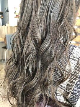 ルー(loup) アッシュグレージュ/透明感カラー/アディクシーカラー/福岡/天神