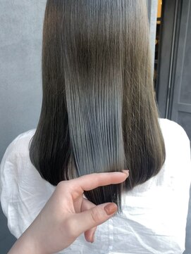 ニュートライズ(NEUTRIZE) オリーブグレージュ