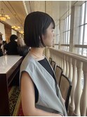 首が長く見える切りっぱなしボブ