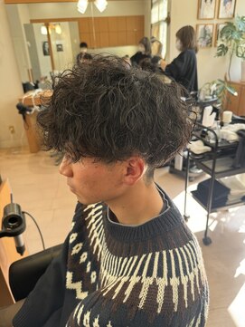 シャンプーボーイ ヒノ(SHAMPOO BOY Hino) 波巻きパーマ