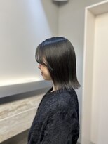 外ハネぱつっとボブ
