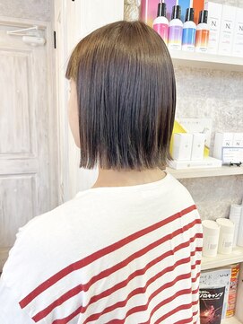 キャアリー(Caary) 福山市Caary梅雨対策湿気予防接髪質改善ストレート切りっぱなし