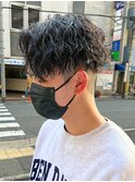 波巻きパーマ/スパイラルパーマ/メンズ/眉毛/短髪/サーフカール