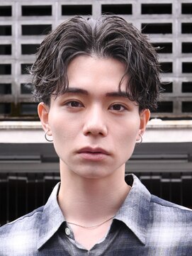 バイフィフス 原宿/表参道(by fifth) 緩めニュアンスパーマフェザーパーマメンズセンターパートウルフ