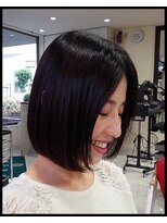 メタ(META) さわやかなボブスタイル