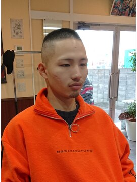 バーバーショップ ストライク(BARBER SHOP STRIKE) 坊主 フェードスタイル