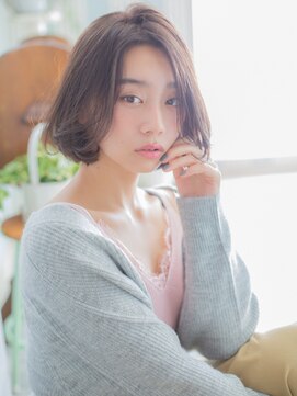 フローラビューティーヘアー(Flora Beauty Hair) フェミニンセンターパート/20代/30代/40代/50代/岡山/表町