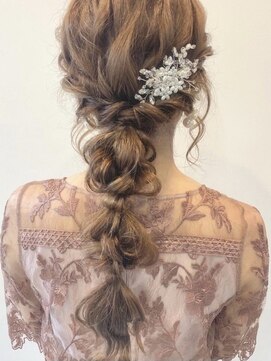 ヴィーヴォ 天六店(VIVO) 【VIVO】西屋綾香ポニーアレンジ編み下ろし 編み込み ねじり編み