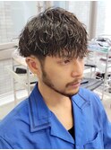 メンズマッシュ刈り上げ波巻きスパイラルパーマツーブロック黒髪